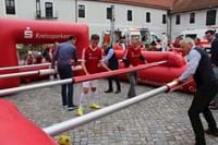 Spaß und Spiel mit dem Lebendkicker
