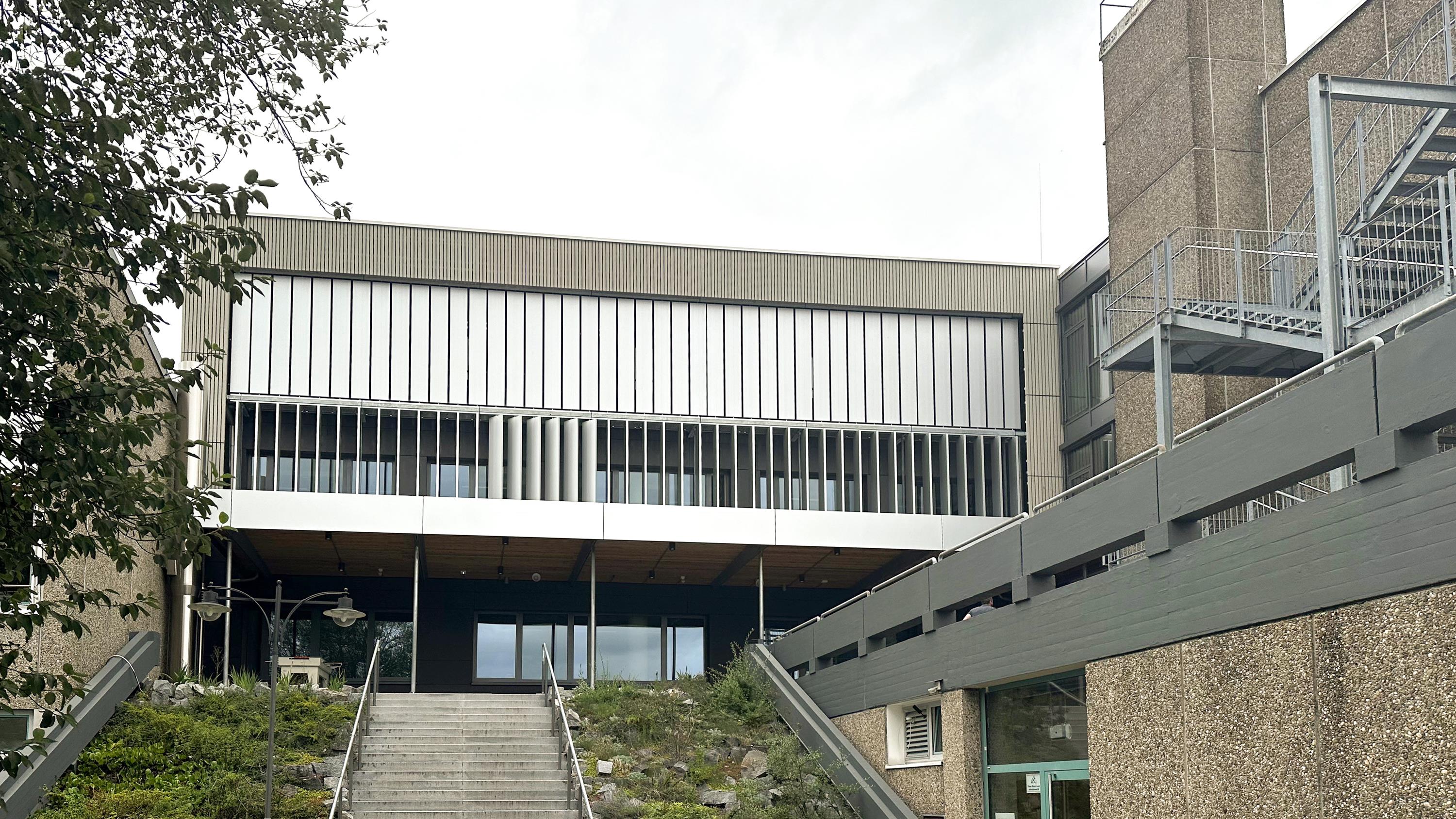 Landkreis weiht Erweiterungsbau der Dr.-Wintrich-Realschule ein