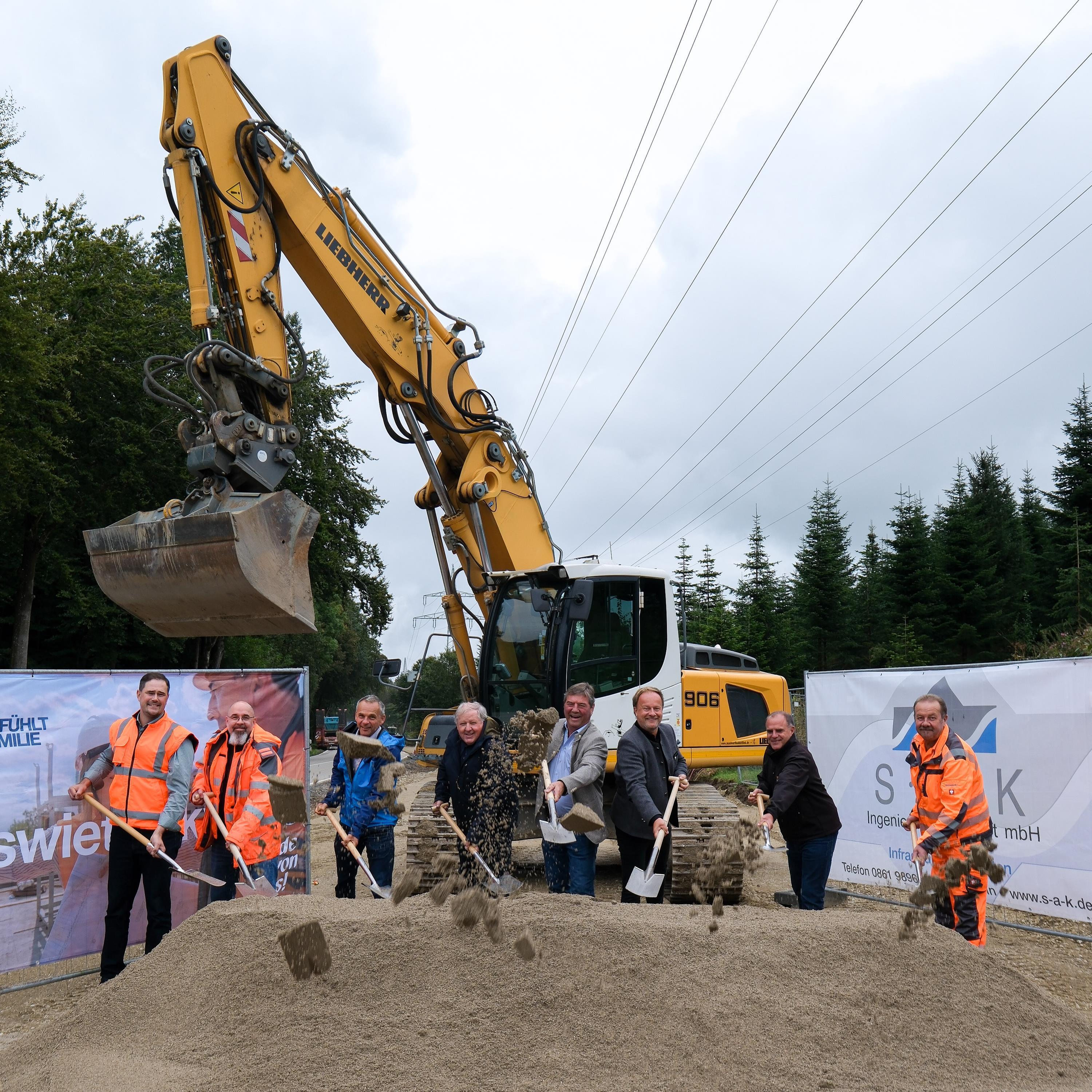 Spatenstich für neuen Radweg entlang der EBE 06